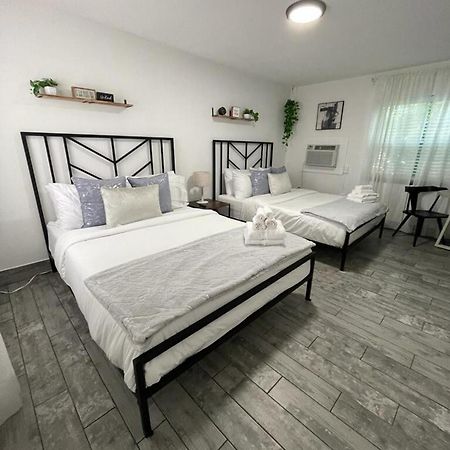 2Q Beds Studio Apt With Shared Pool 01 Clearwater Exterior photo