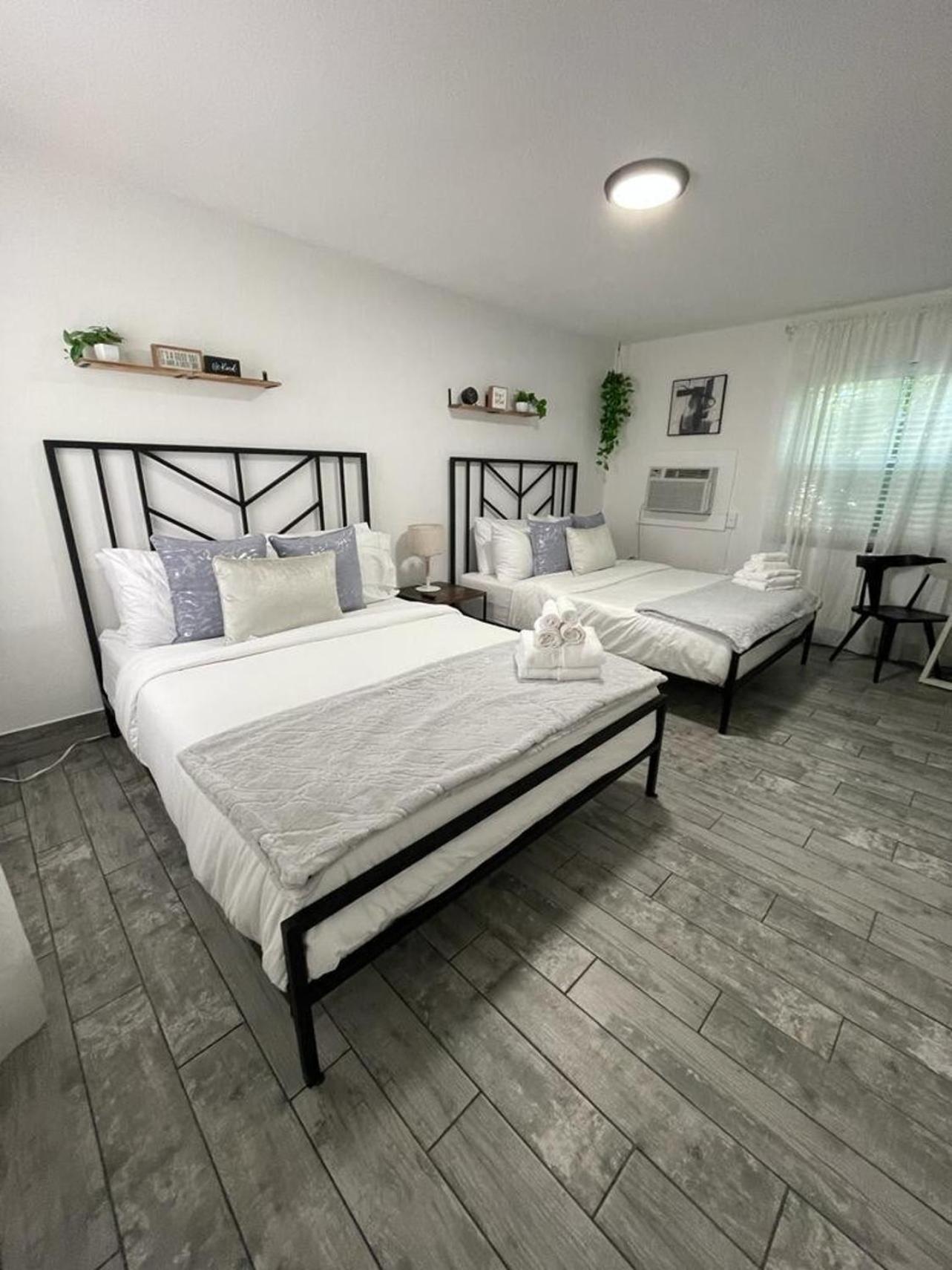 2Q Beds Studio Apt With Shared Pool 01 Clearwater Exterior photo