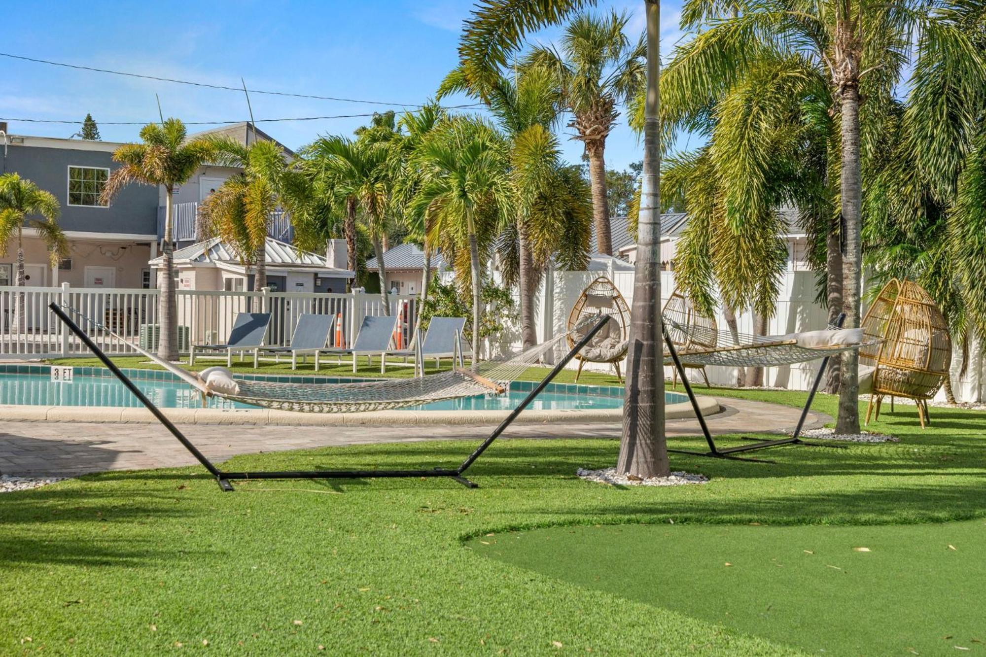 2Q Beds Studio Apt With Shared Pool 01 Clearwater Exterior photo